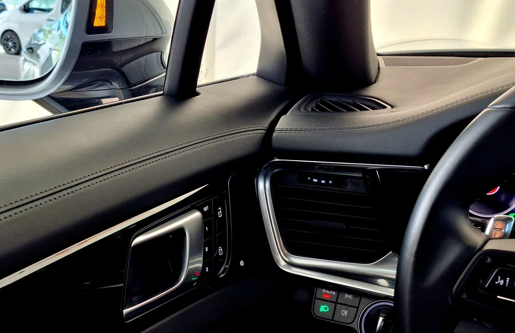 Zunanja slika - Porsche Panamera - 4E-Hybrid Platinum Edition•SOFTCLOSE•AIR•PANO•BOSE - 16