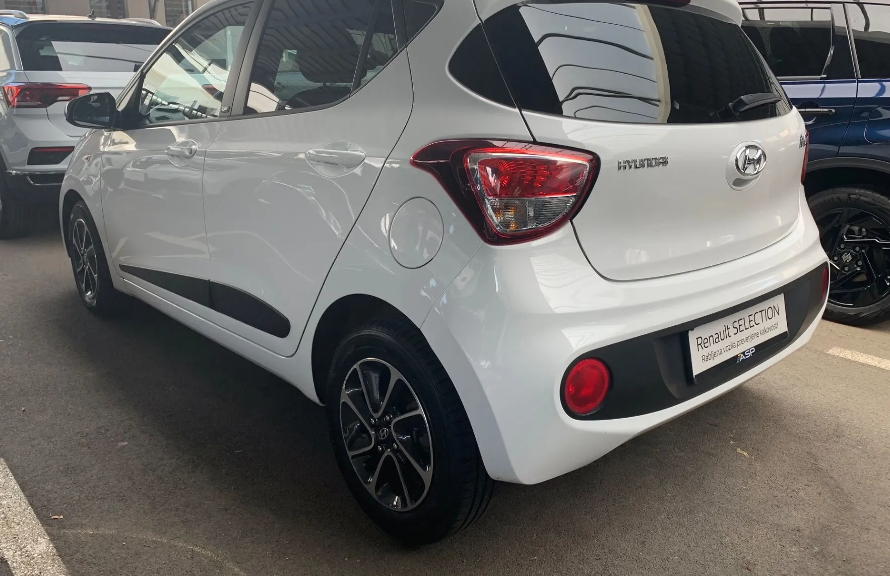 Zunanja slika - Hyundai i10 - 1.25 Comfort ODLIČEN - 4