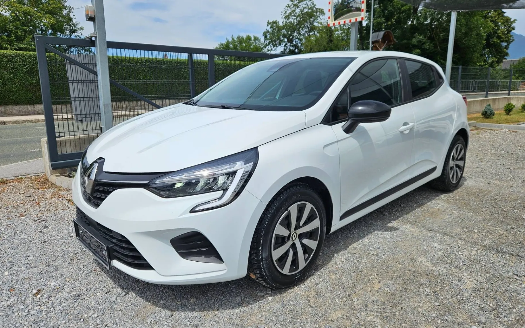 Zunanja slika - Renault Clio - Blue dCi 100   1.LASTNIK SLO LED  LANE DAB... - 1