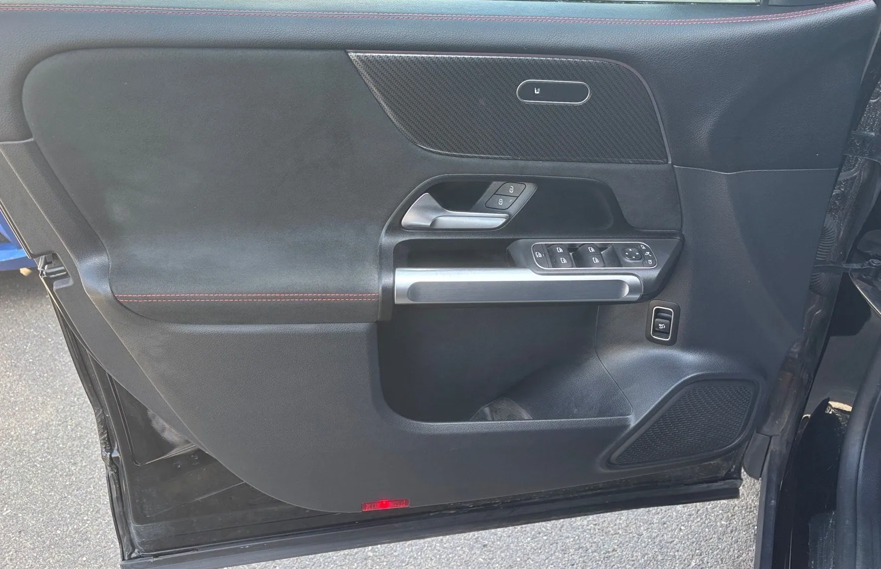 Zunanja slika - Mercedes-Benz GLB-Razred - GLB 200d AMG LINE ACC KAMERA VIRTUAL - 8