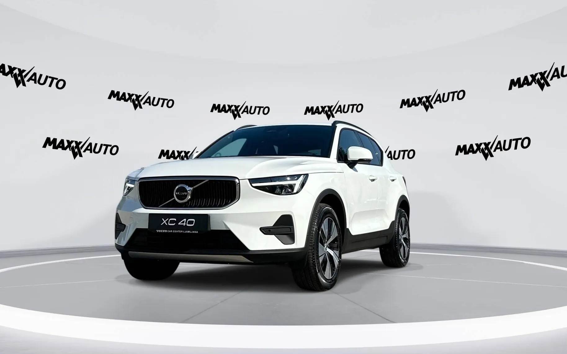 Zunanja slika - Volvo XC40 - B3P Core Avt. - 1