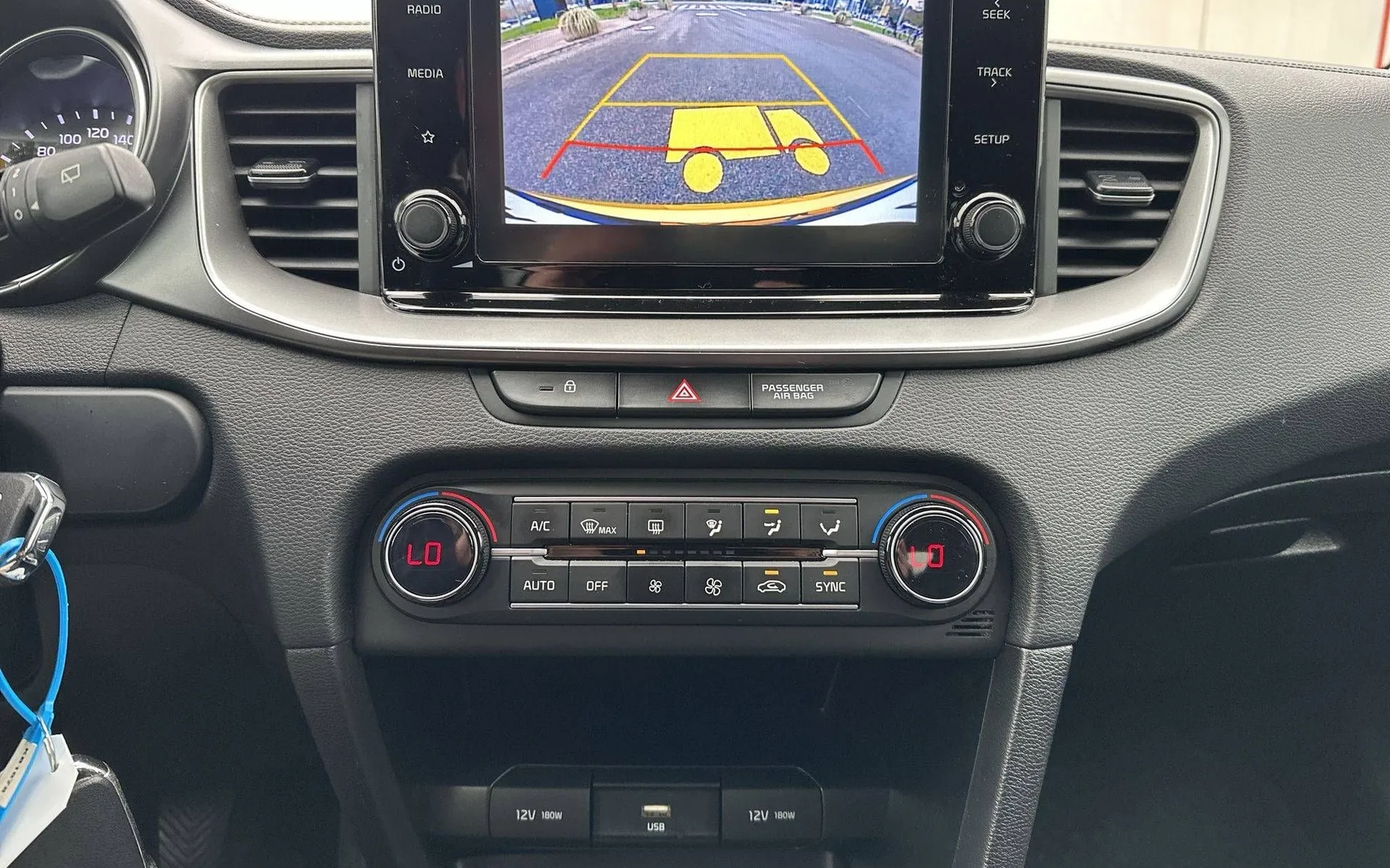 Notranja slika - KIA XCeed - 1.0 T-GDI PRIME - 17