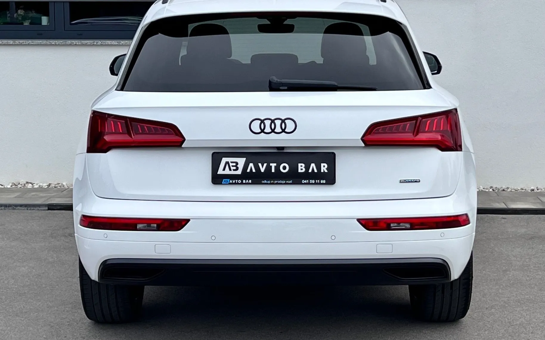 Notranja slika - Audi Q5 - 2.0 TDI+3xS-Line+VIRTUAL+Q+PANO+ACC+AMBI - 7