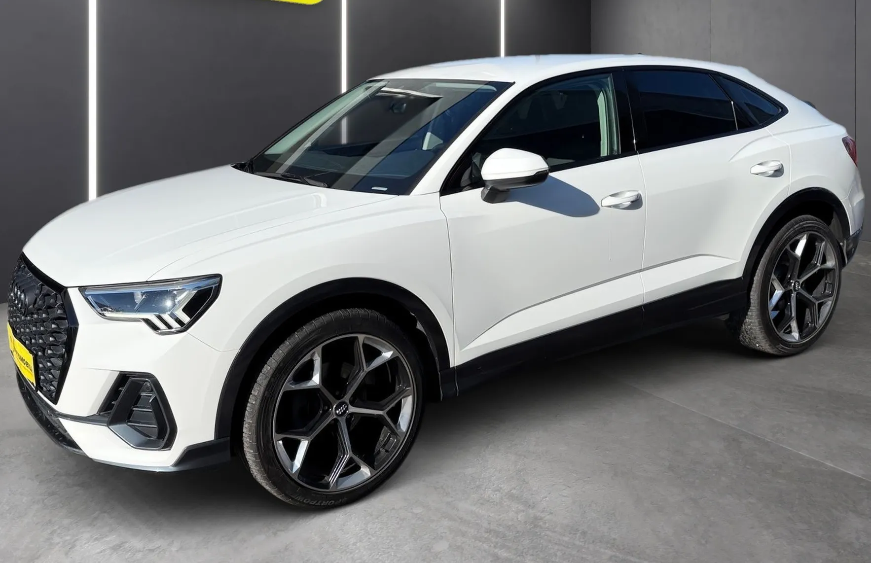 Zunanja slika - Audi Q3 - Sportback 35 TDI MATRIX LINE ASSIST PDC NAVI TEMPOMAT - 3