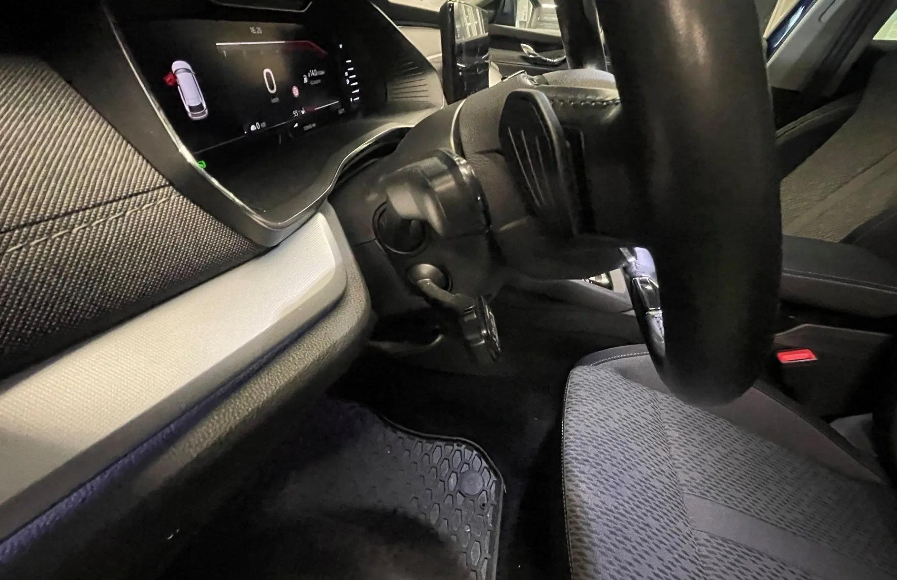 Zunanja slika - Škoda Octavia - 2.0 TDI Style DSG LED.KAMERA.OGR.SEDEŽ.ACC - 7