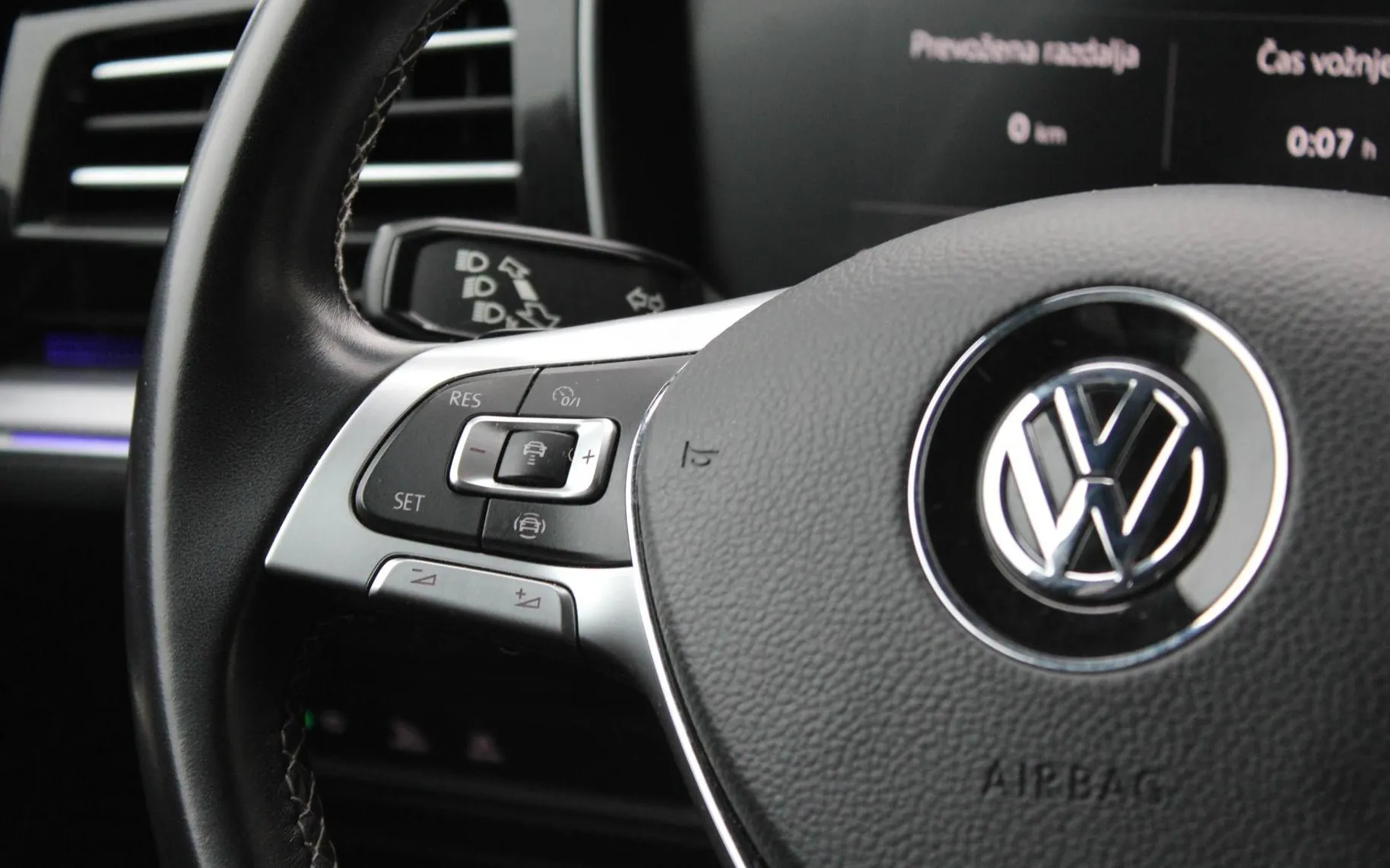 Zunanja slika - VW Touareg - V6 TDI R-LINE LUFT MASAŽA IQ MATRIX ACC KAM PANO.. - 17