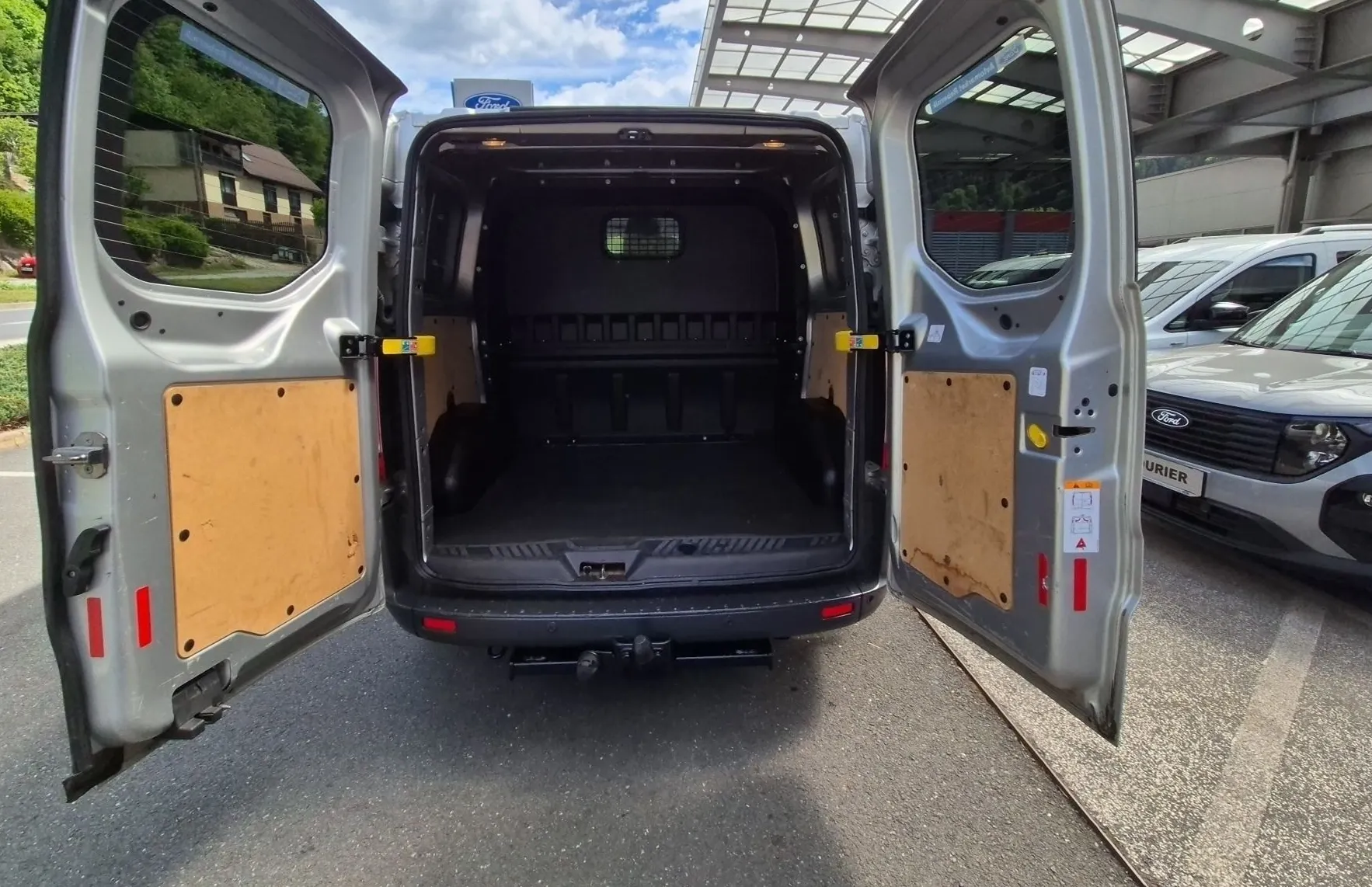 Zunanja slika - Ford E-Transit Custom - Transit Custom KOMBI FURGON TREND 2.0 170PS M6 L1-SLO-1.LAST-VK - 9