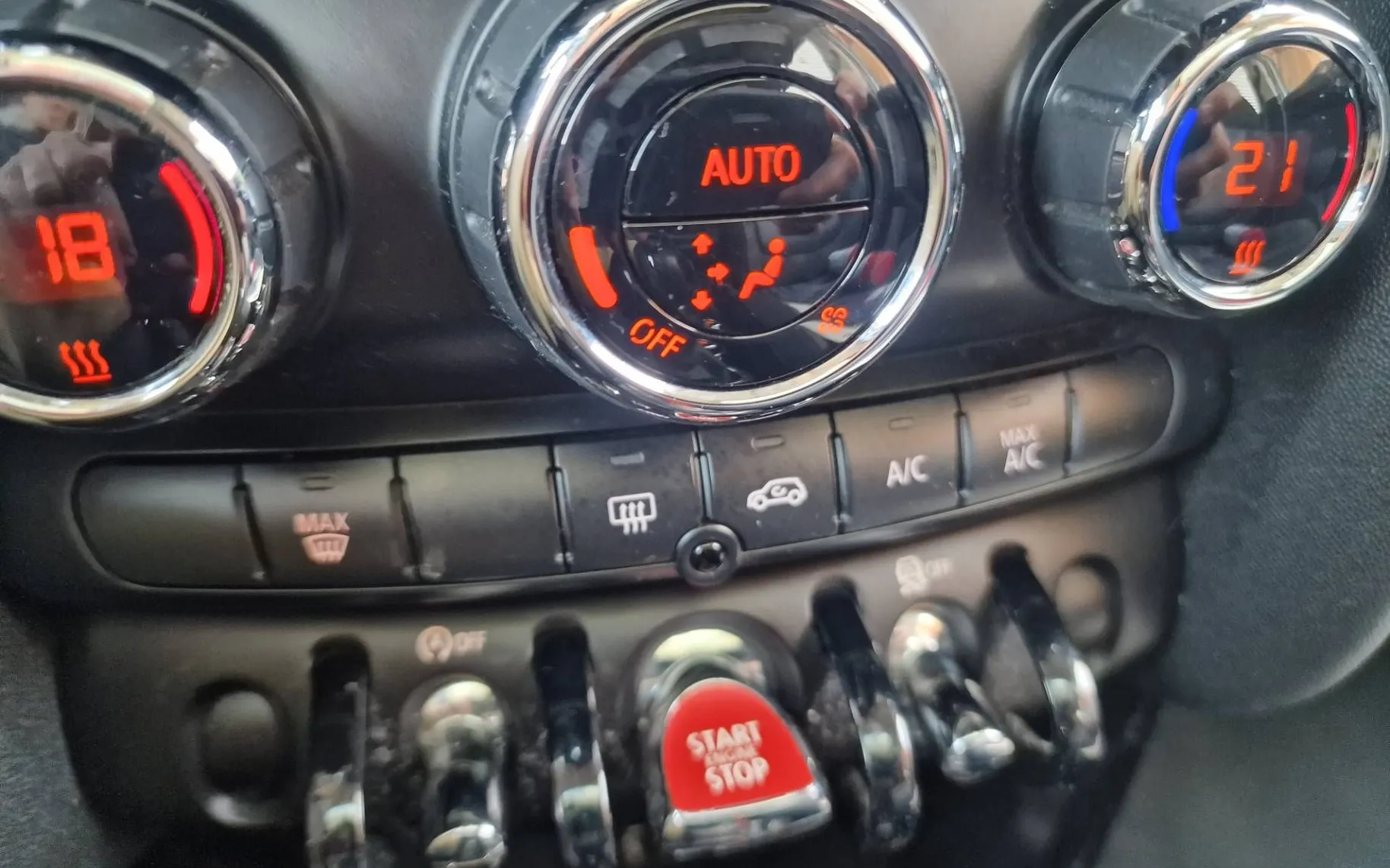 Notranja slika - MINI Cooper - 1.5 SAMO 66.000km - 8