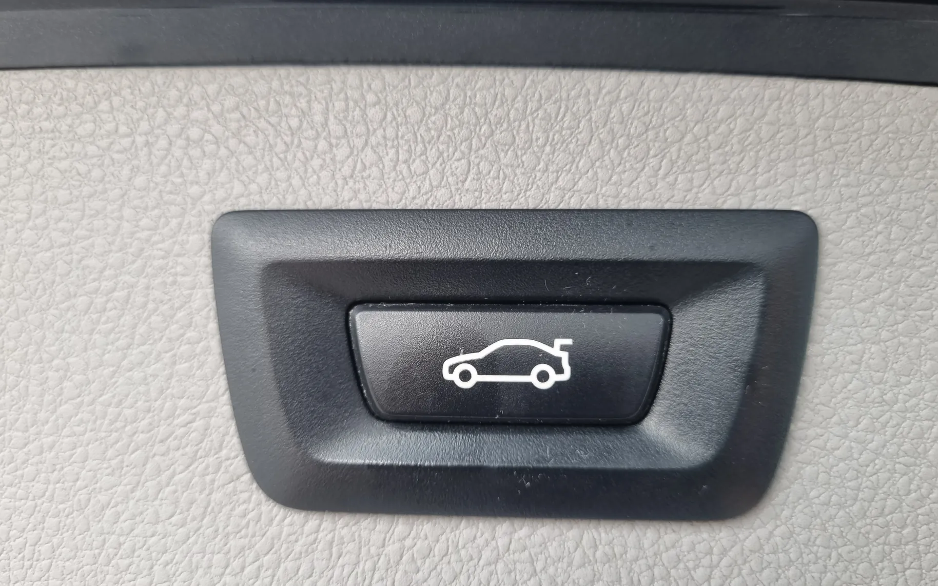Zunanja slika - BMW Serija 3 - 318d AVTOMATIK-NAVI-TEMP-PDC... + LEPO OHRANJEN - 3