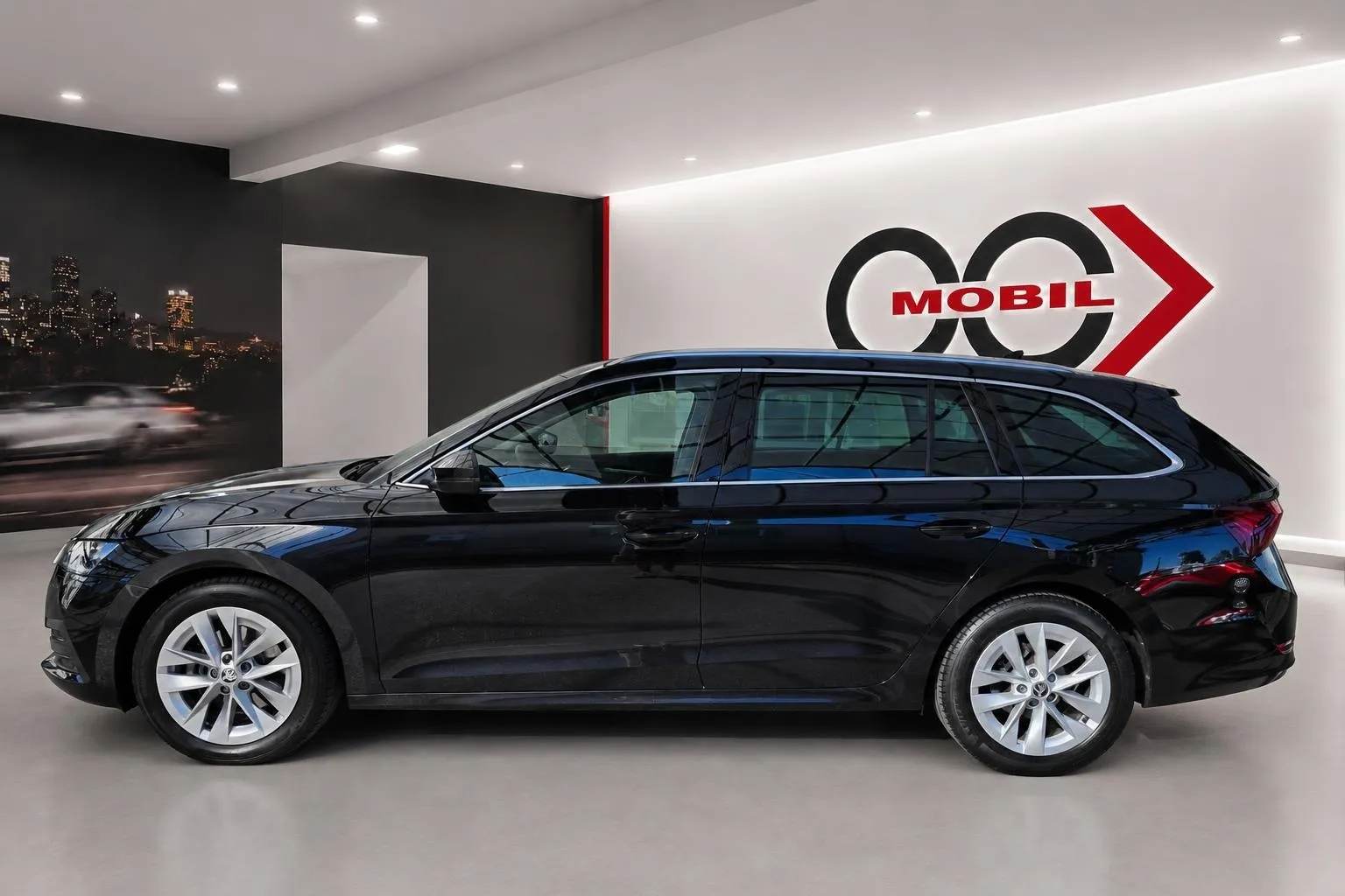 Notranja slika - Škoda Octavia - Combi 2.0 TDI Style DSG- LED.DCC.kamera.HUD.memory - 8