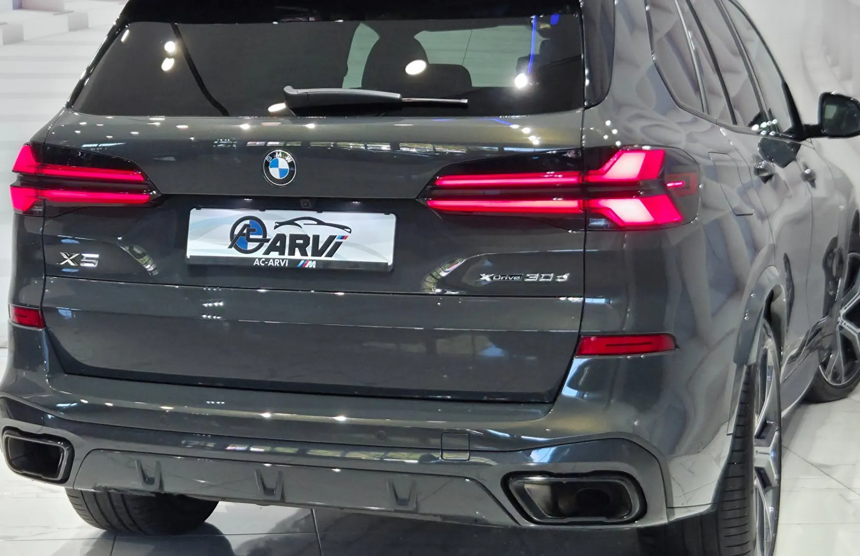 Zunanja slika - BMW X5 - serija : xDrive30d Avt-M.SPORT PRO-ZRAČ-RADAR-PANO - 4