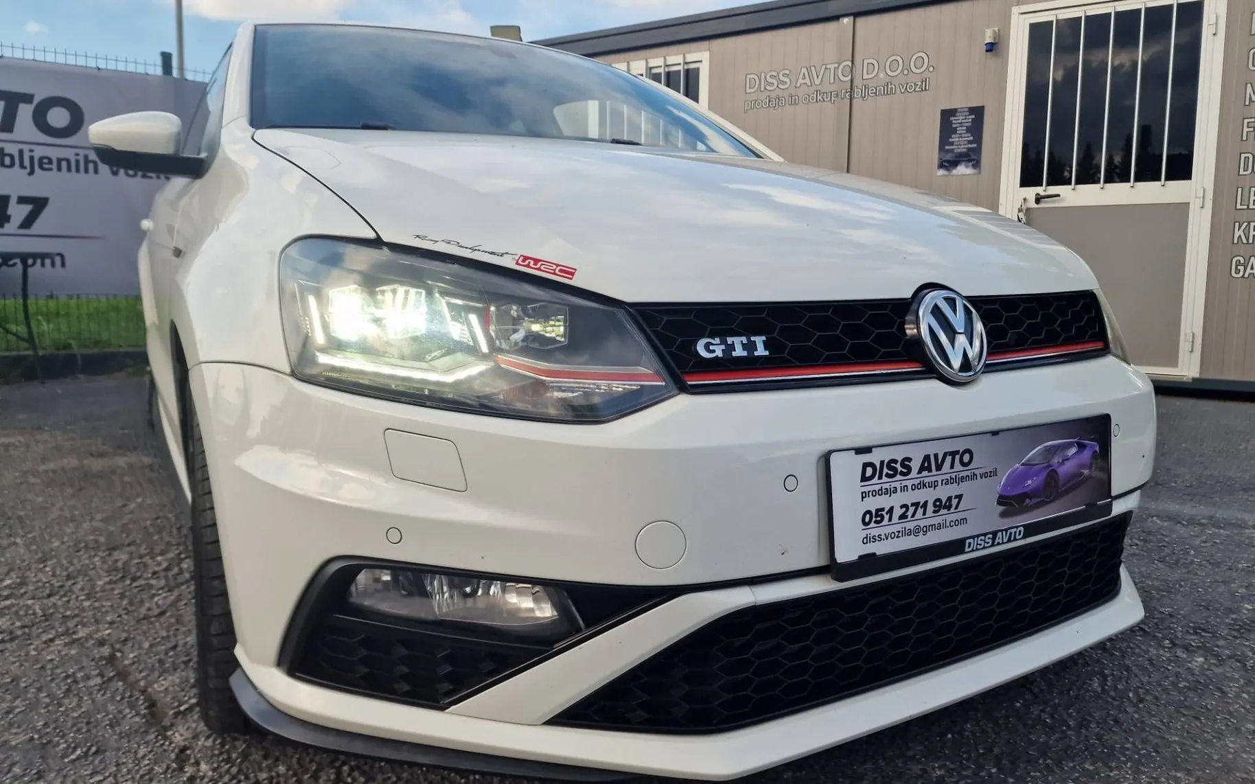 Notranja slika - Volkswagen Polo - 1.8 GTI DSG NA KREDIT BREZ GA - 7