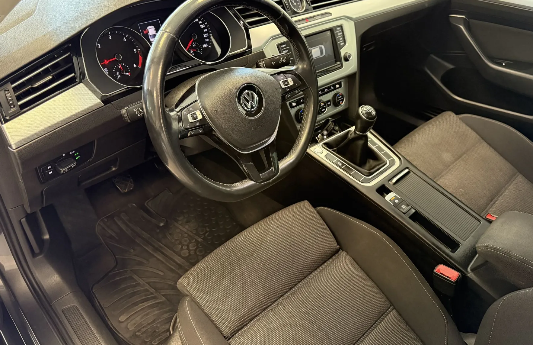 Zunanja slika - VW Passat - 1.6 TDI BMT Comfortline -FULL LED-NAVI-ACC-ALU- - 9
