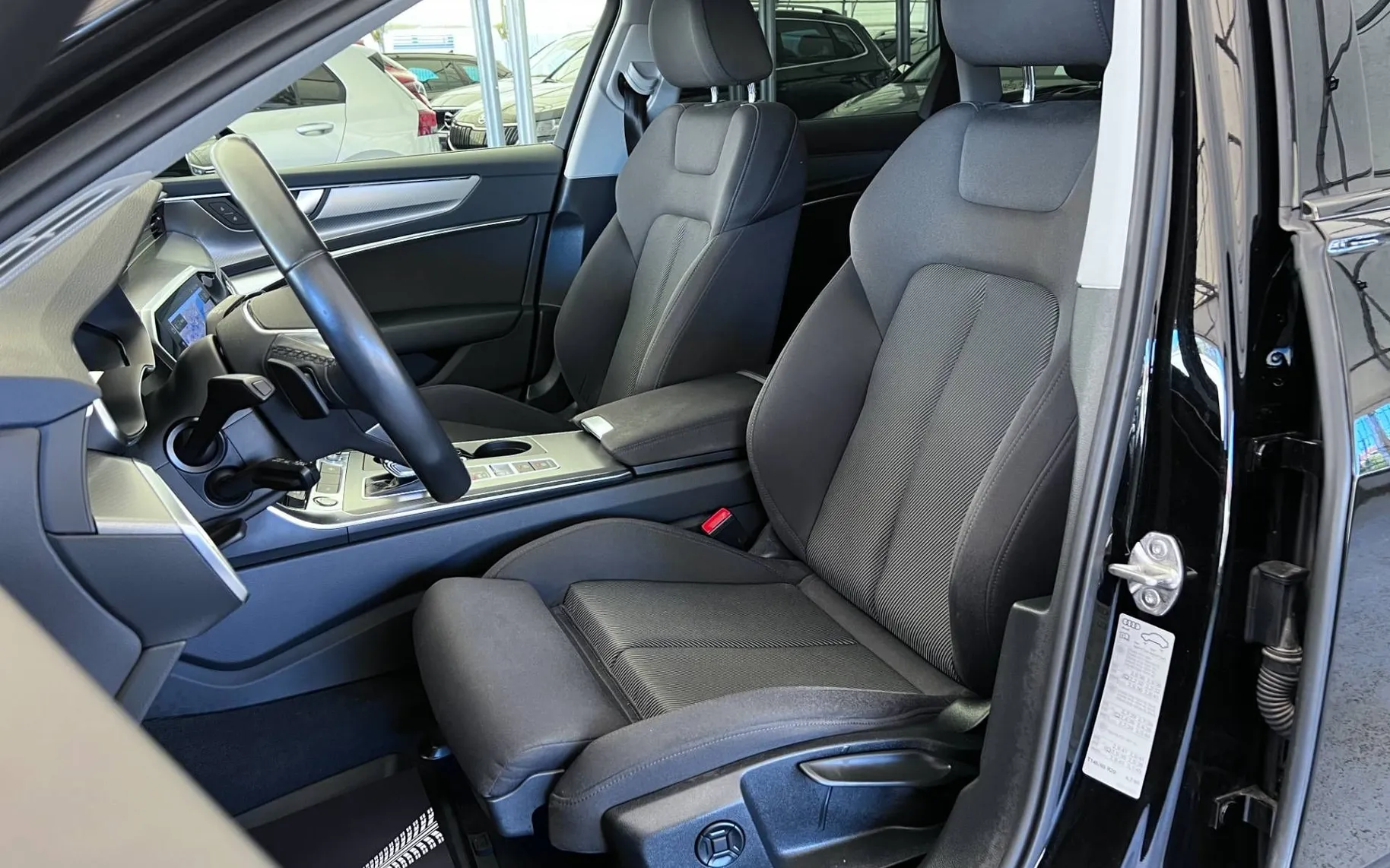 Notranja slika - Audi A6 Avant - 40TDI•Sport•Servisiran•Atraktiven izgled - 12