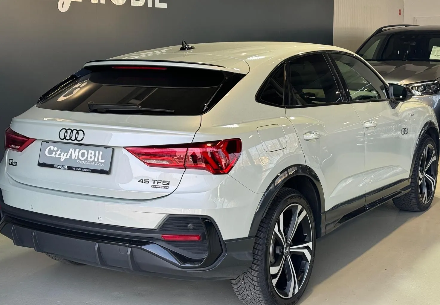 Zunanja slika - Audi Q3 - Sportback 45TFSI-QUATTRO-S LINE-EDITION1-RADAR-LANE-VIRTUAL - 5