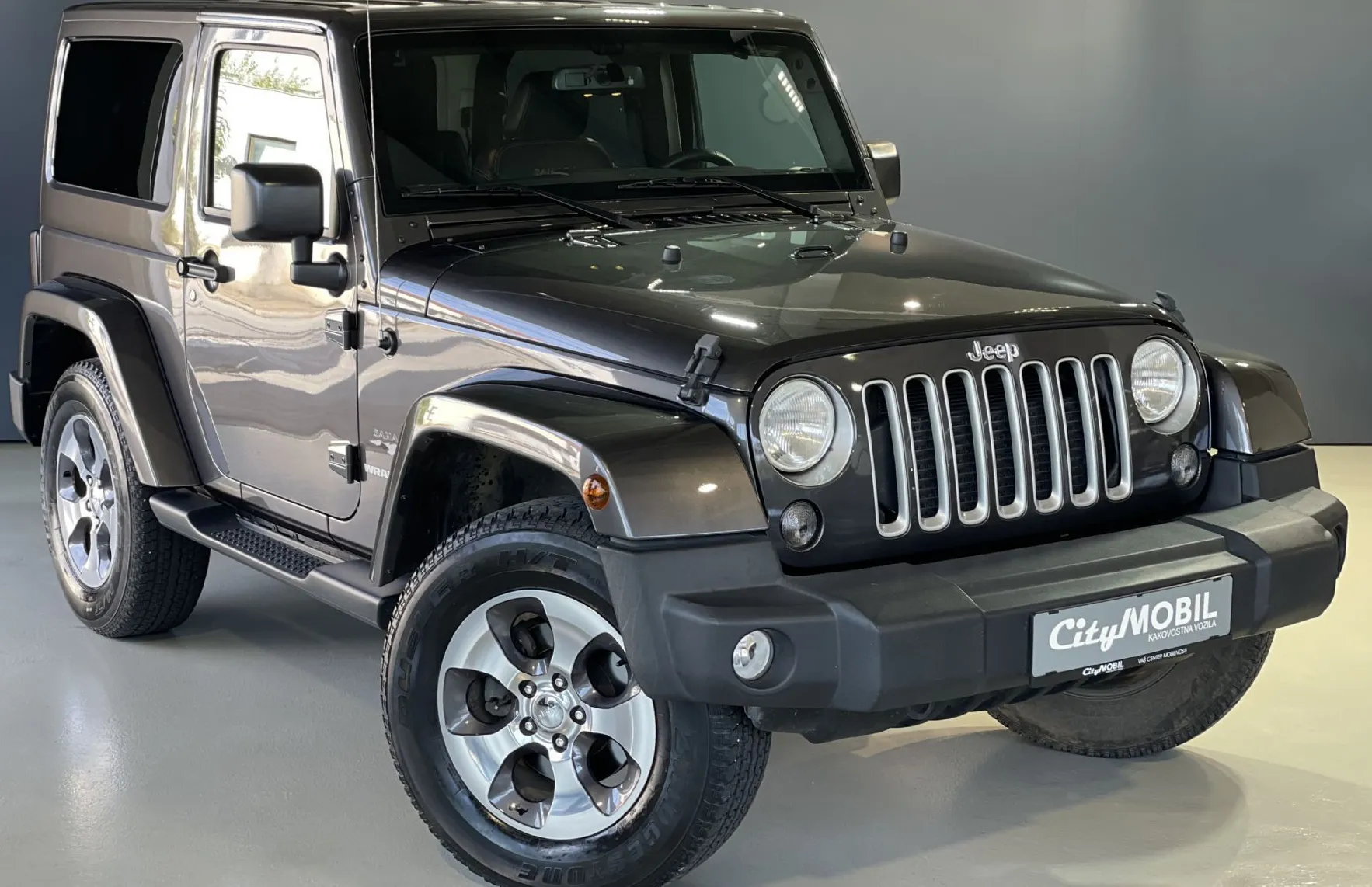 Zunanja slika - Jeep Wrangler - 2.8CRD-AUT-SAHARA-GRETJE SEDEŽEV-USNJE - 3