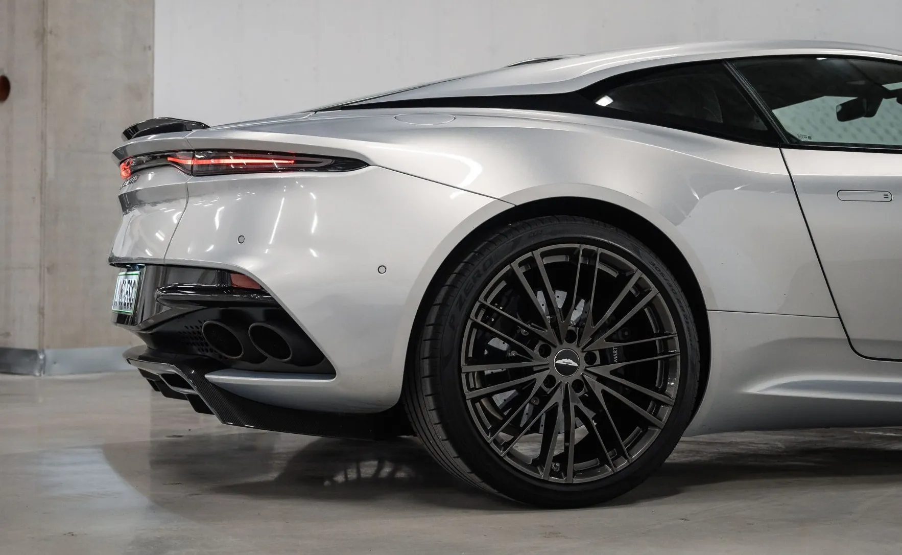 Zunanja slika - Aston Martin DBS - DBS - 10