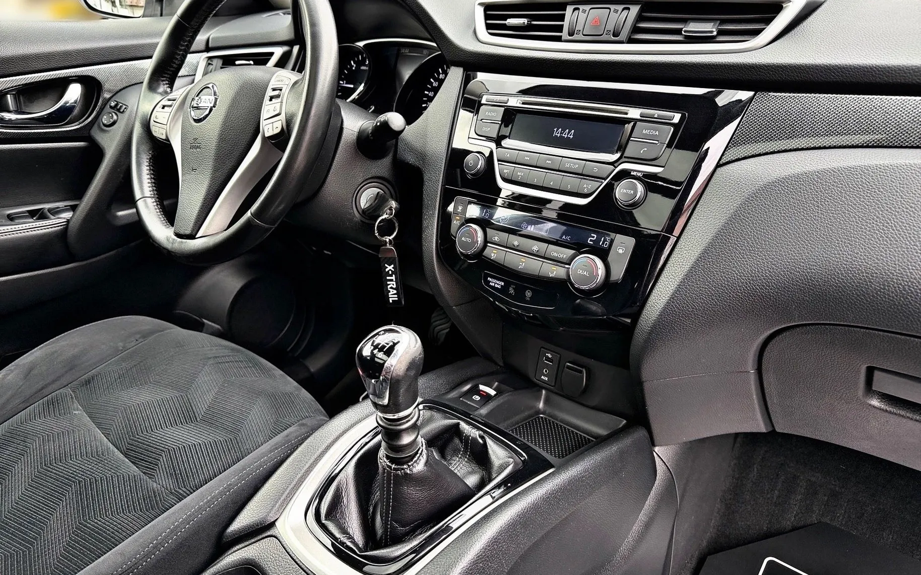 Notranja slika - Nissan X-Trail - 1.6 DCI 7SEDEŽEV-PANO-LED-GARANCIJA-KOT NOV - 16