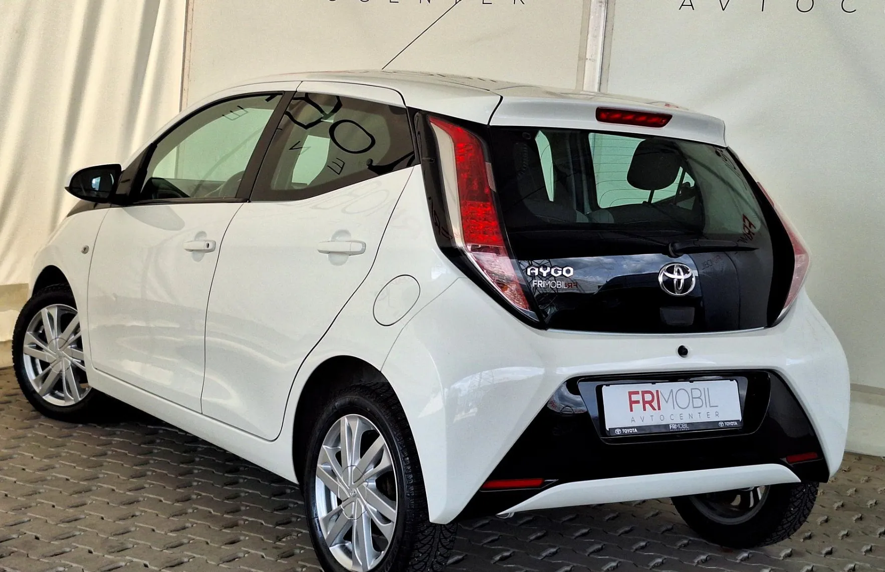 Zunanja slika - Toyota Aygo - 1.0 VVT-i x-play Touch Alloys - 4