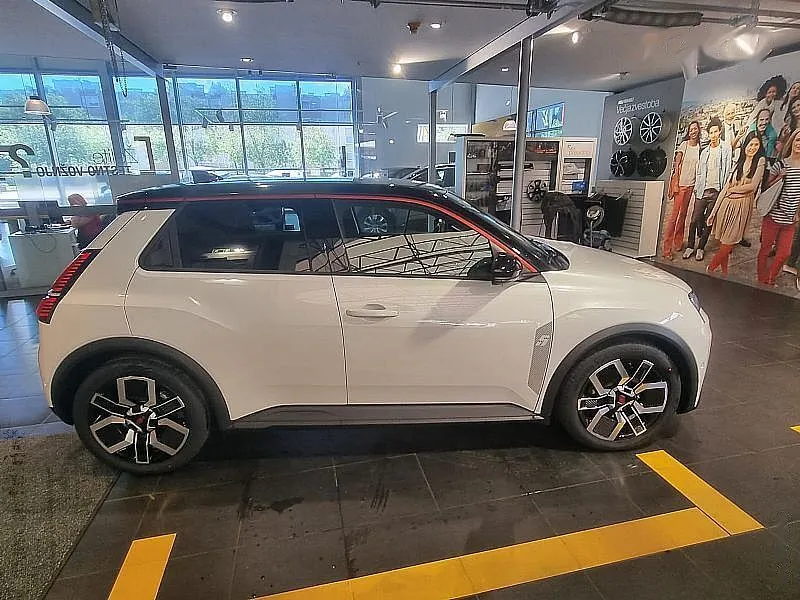 Zunanja slika - Renault 5 E-Tech Electric - Techno EV52 110kW - 4