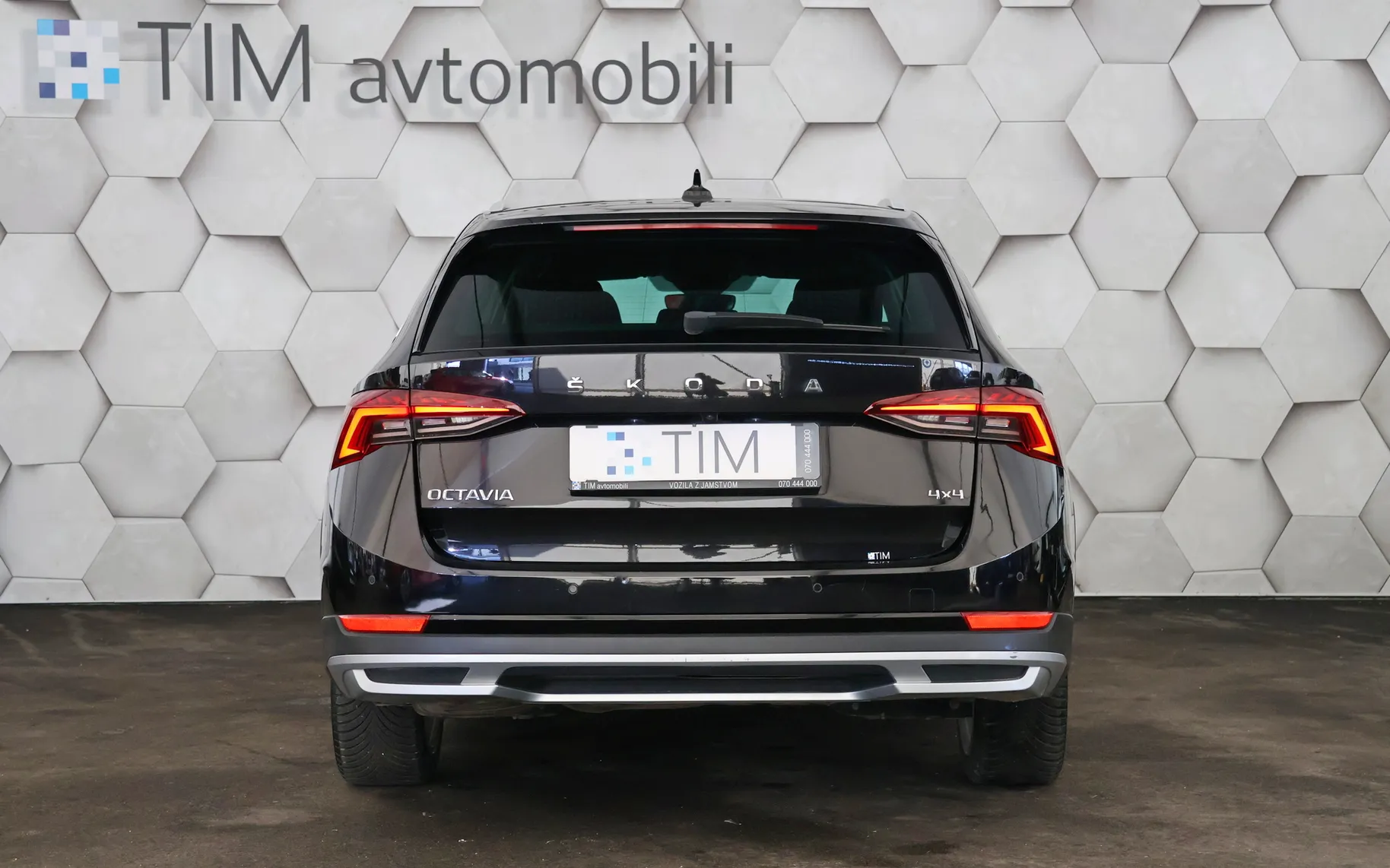 Zunanja slika - Škoda Octavia - Combi Scout 2.0 TDI 4X4 DSG 200KM - 6