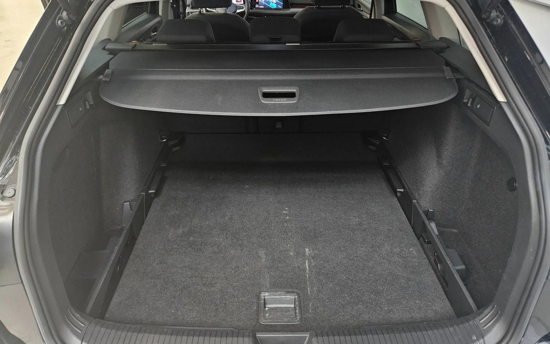 Notranja slika - Volkswagen Golf Variant - 2.0 TDI BMT Style DSG - 10