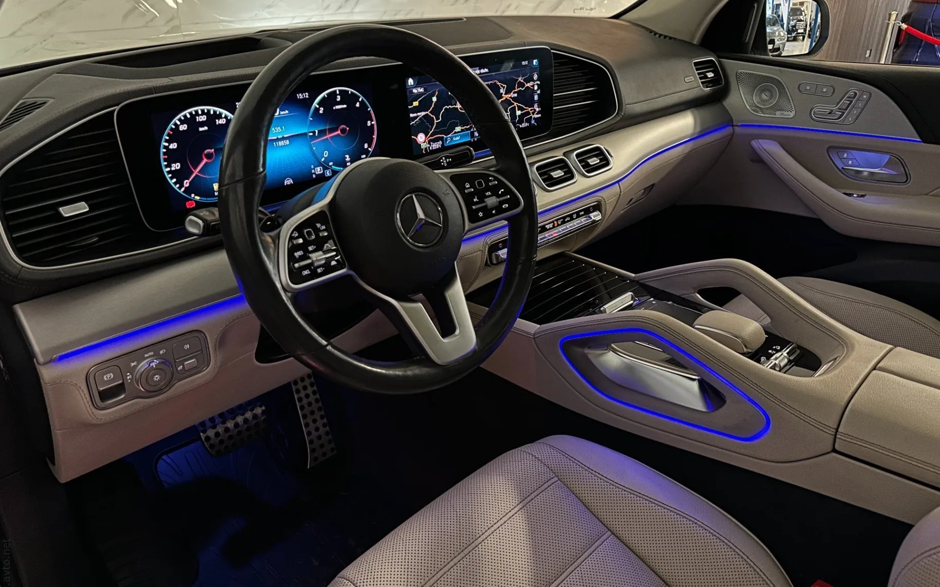 Notranja slika - Mercedes-Benz GLS-Razred - 400d|4M|AMG|Pano|Zračno|HUD|ACC|Kljuka|Masaža|360K - 8
