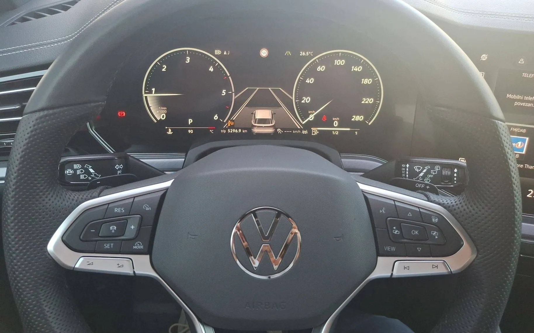 Notranja slika - Volkswagen Touareg - 4motion V6 TDI BMT R-Line Tiptronic - 8