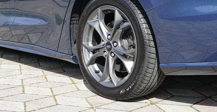 Zunanja slika - Ford Focus - 1.5 EcoBlue 88 kW ST-Line +Key Less+Drive mode + - 15