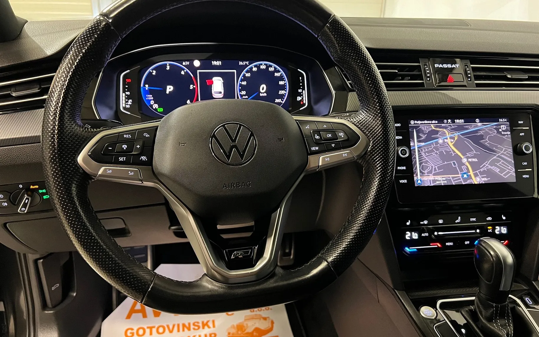 Notranja slika - VW Passat Variant - 2.0 TDI-R-LINE-DSG-VIRTUAL-ACC-FUL LED-KAMERA-NAVI - 10