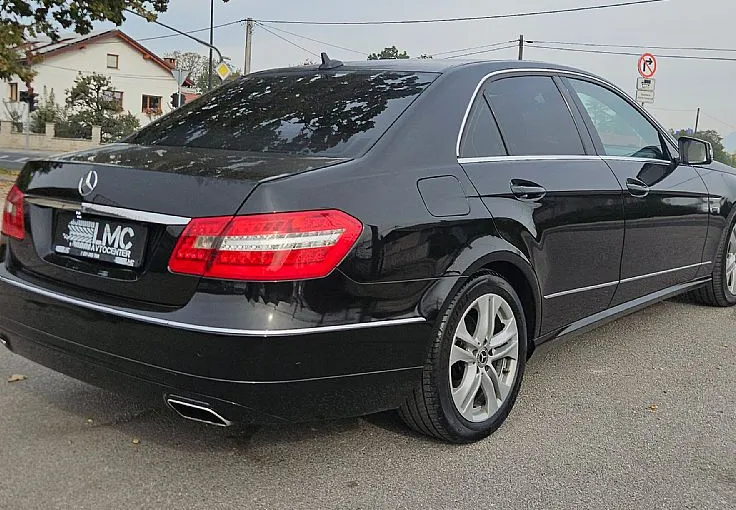 Zunanja slika - Mercedes-Benz E-Razred - °AVANTGARDE° 220 CDI 170ks °AUTOMATIC° °XENON° - 5