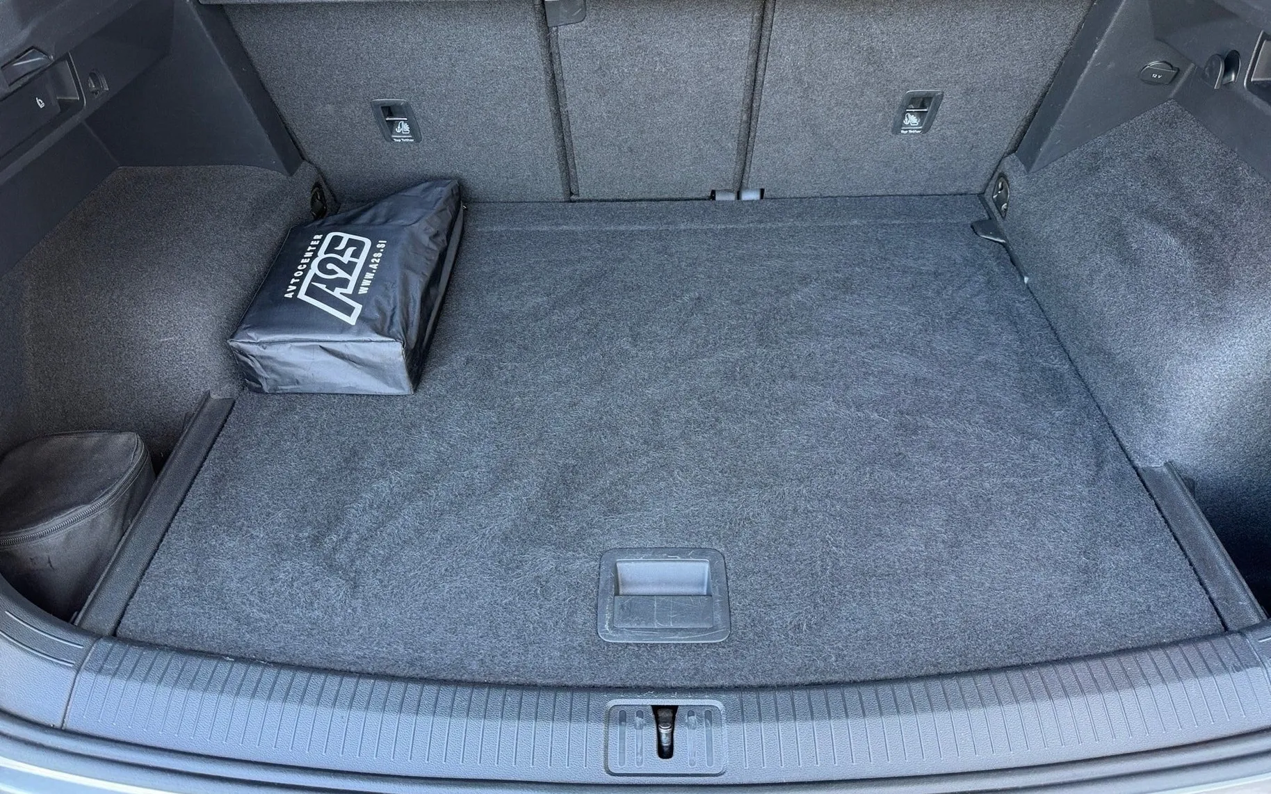 Notranja slika - Volkswagen Tiguan - 4motion 2.0 TDI Highline DSG-Panorama-Vl. kljuka - 12