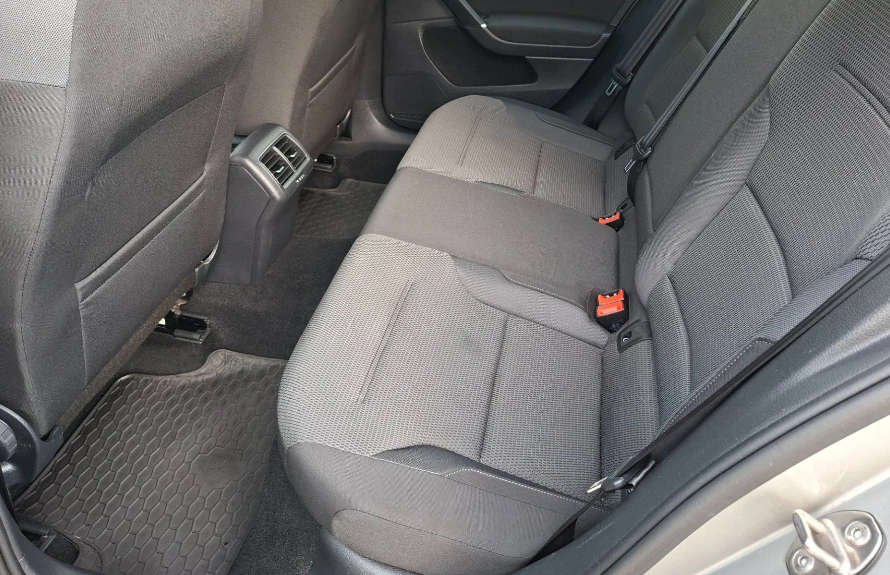 Zunanja slika - Volkswagen Golf - Variant 1.6 TDI BMT Comfortline - 9