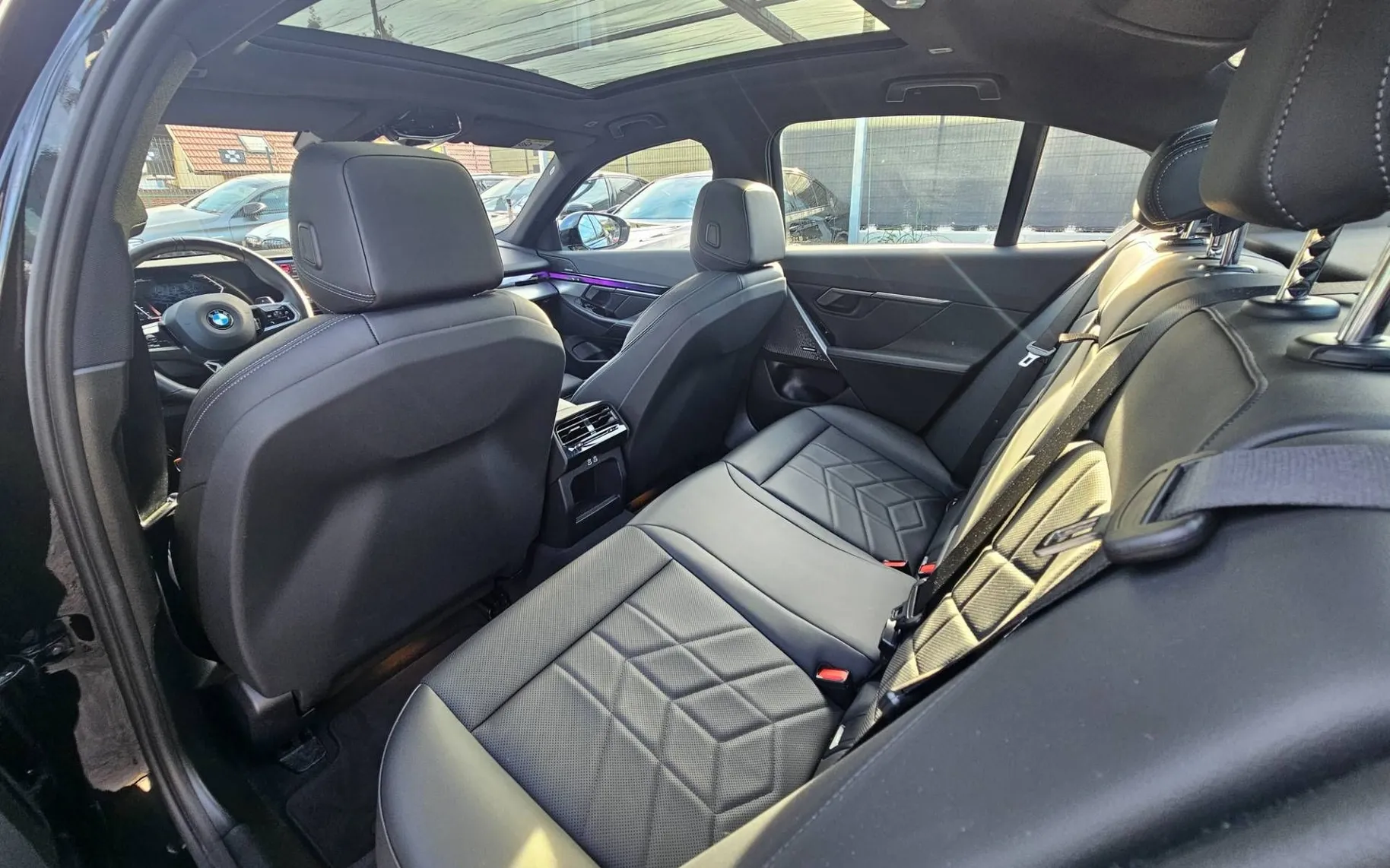 Notranja slika - BMW serija 5: - 520i Avt. |PANORAMA|KAMERA|RADAR|AMBIENT|HARMAN| - 10