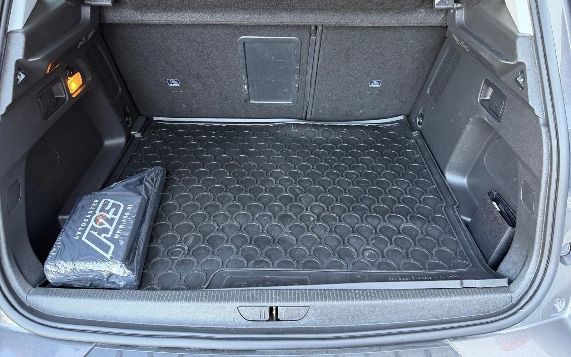 Notranja slika - Opel Crossland X - 1.2 Turbo Innovation-SLO-1. lastnik-LED-Vl. klju.. - 12