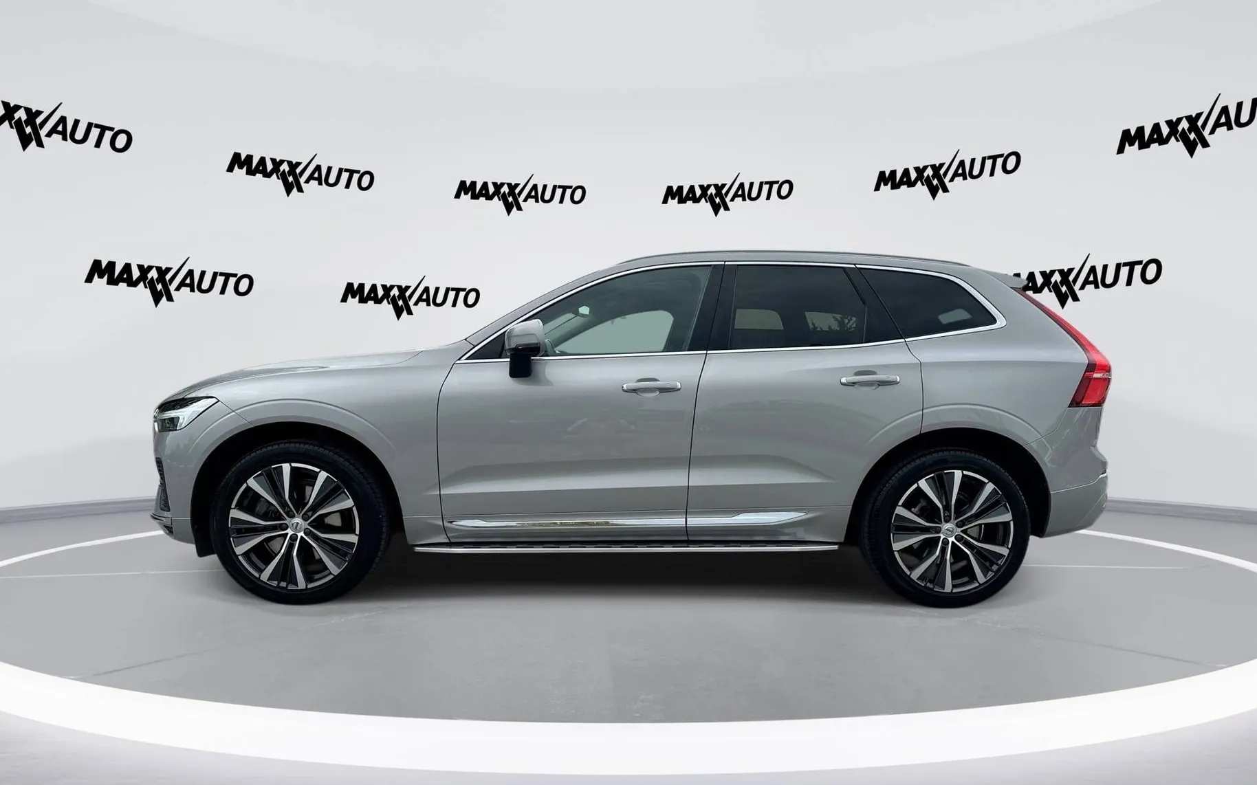 Notranja slika - Volvo XC60 - B5D AWD Inscription Avt. - 8