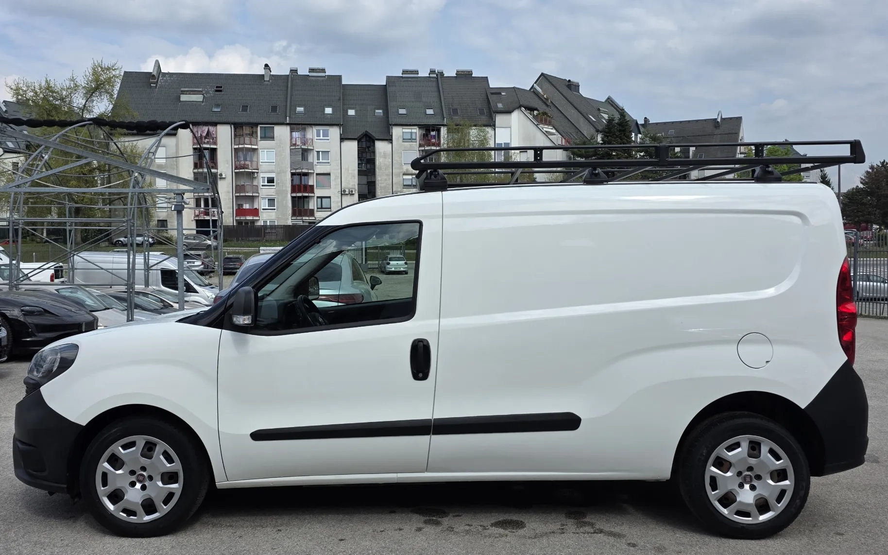 Zunanja slika - Fiat Doblo - 1,6 Multijet 16V Eas yN1 TEMP KAMERA KLJUKA NAVI KLIMA - 2