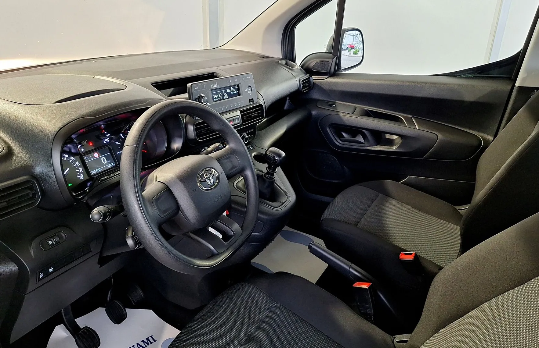 Zunanja slika - Toyota Proace - City Verso 1.2 Combi Compact MT 6 - 11