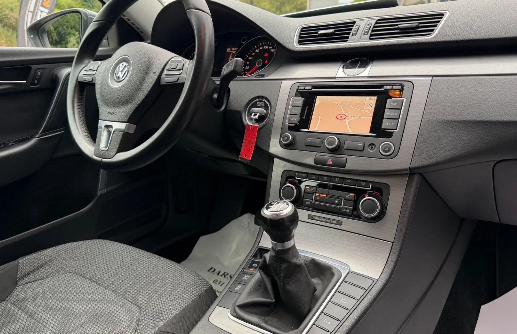 Zunanja slika - Volkswagen Passat - 2.0 TDI Comfortline 140PS NAVI PDC ALU LEANPAY - 14