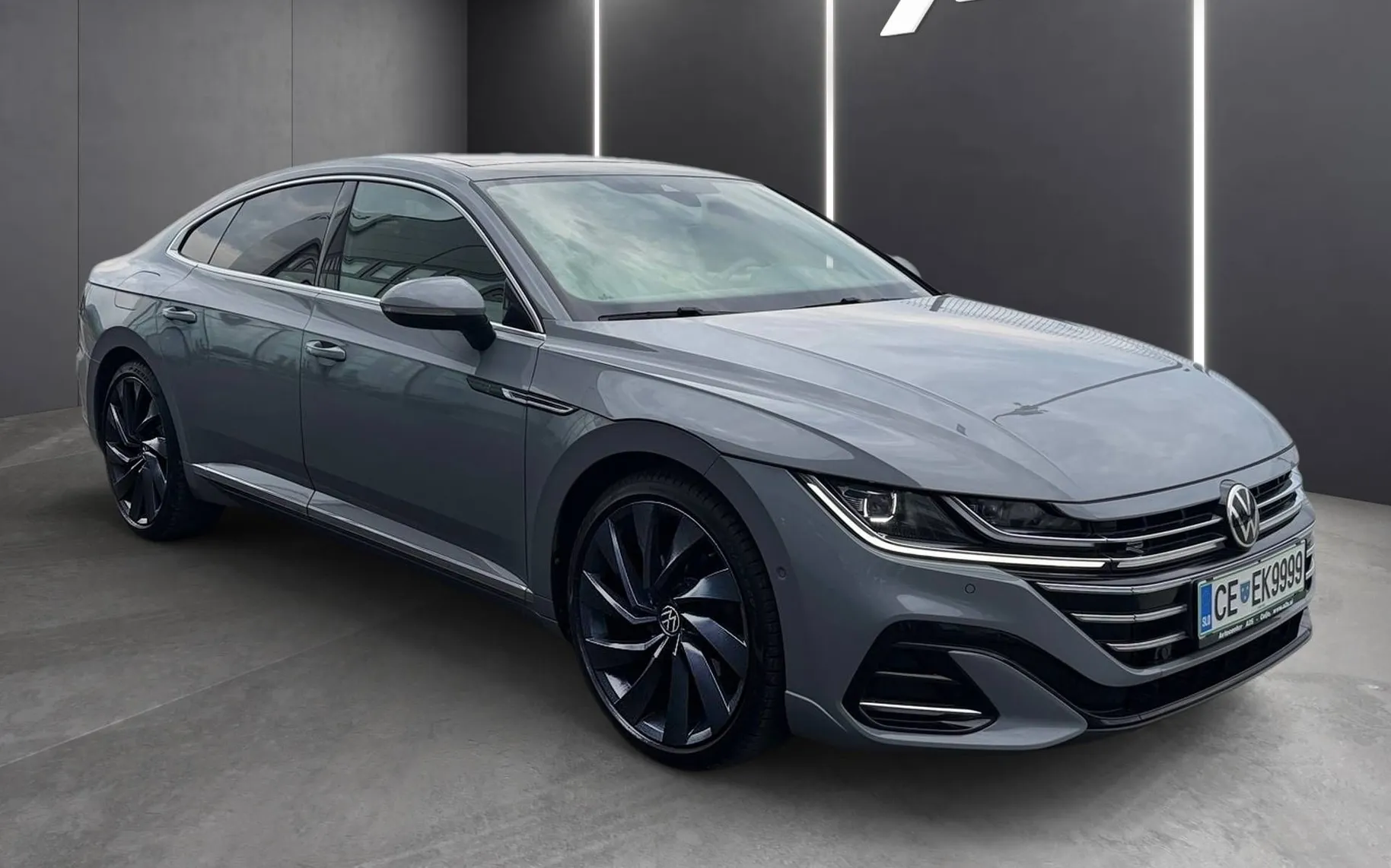 Zunanja slika - Volkswagen Arteon - 2.0 TSI R-Line DSG - 2