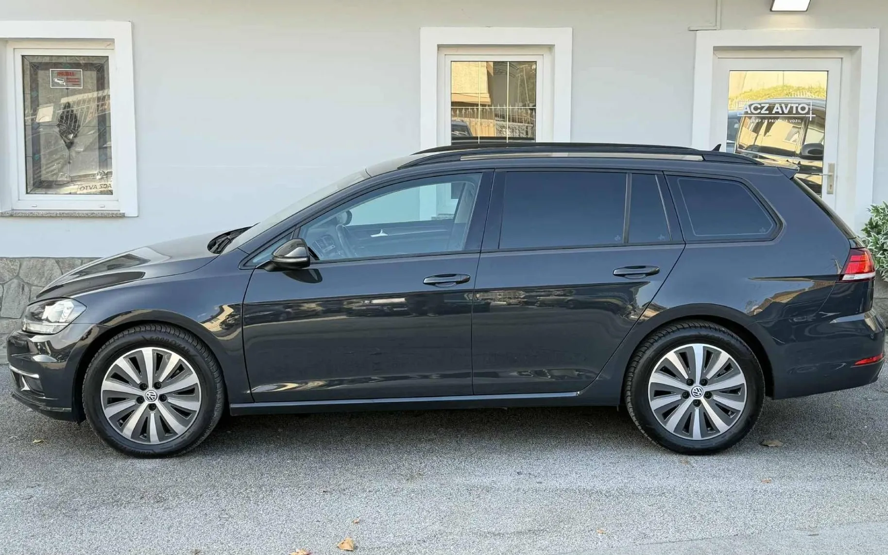 Notranja slika - Volkswagen Golf Variant - 2.0 TDI•AUT•HIGH LINE•LED•ACC•NAVI•PDC•F1•MASAŽA•. - 7