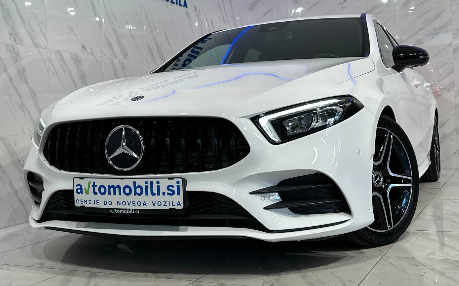 Zunanja slika - Mercedes-Benz A-Razred - 250 AMG Line |NightP|Led|Kamera|Gretje|AmbientL| - 3