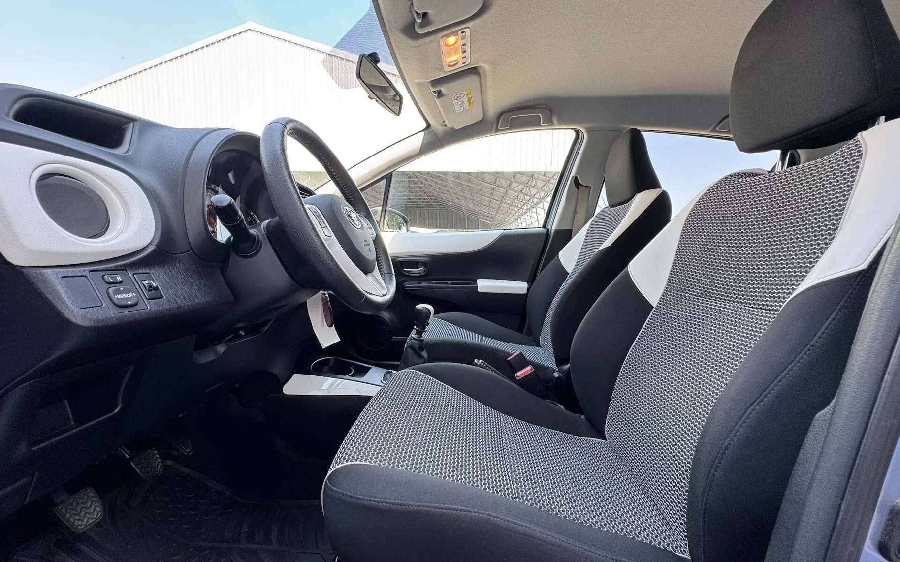 Zunanja slika - Toyota Yaris - 1.33 VVT-i Luna SLO 6 PRESTAV 2 KOMPLETA PLATIŠČ - 8