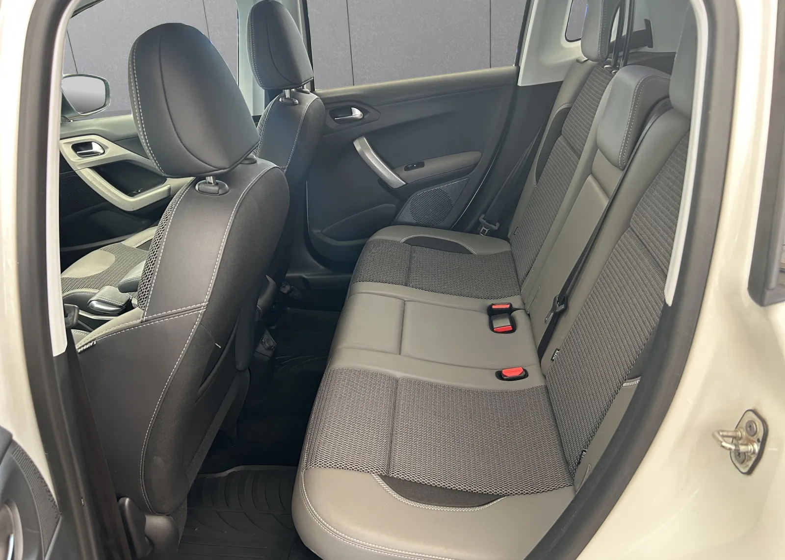 Zunanja slika - Peugeot 2008 - 1,2 PureTech 110 S&S Style - 7