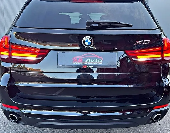 Zunanja slika - BMW X5 - serija : xDrive30d Avt Individual+ALU+NAVI PRO+BIXENON+TOP - 6