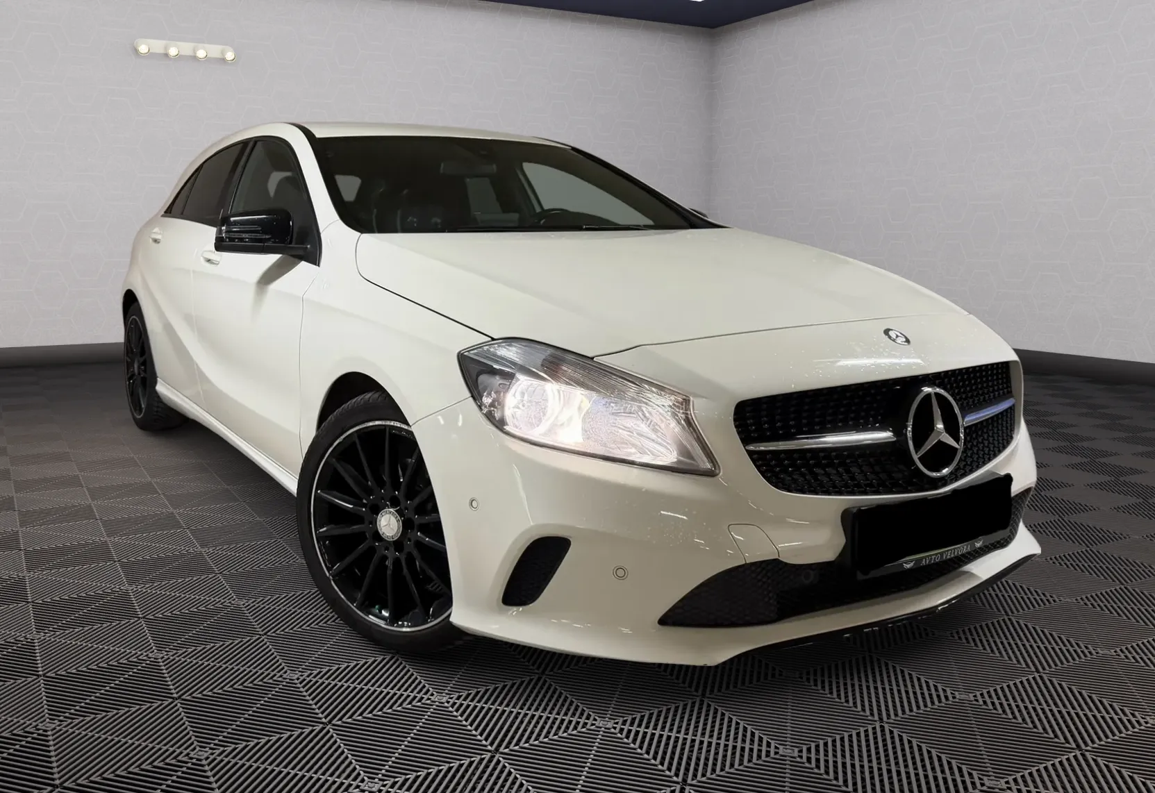Zunanja slika - Mercedes-Benz A-Razred - A 220 d 4MATIC Avt. - 2