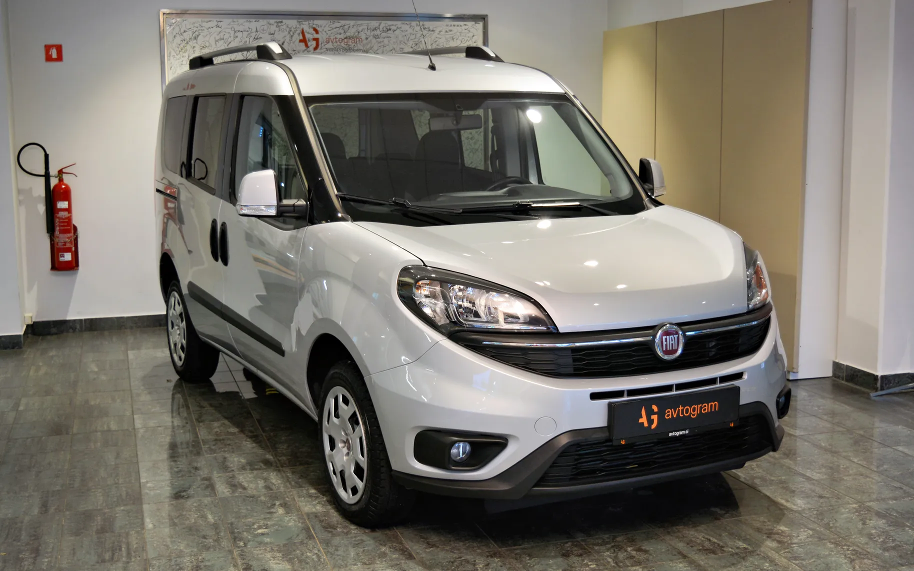 Zunanja slika - Fiat Doblo - 1.4 16v Easy PDC-KLJUKA-BLUETOOTH - 2