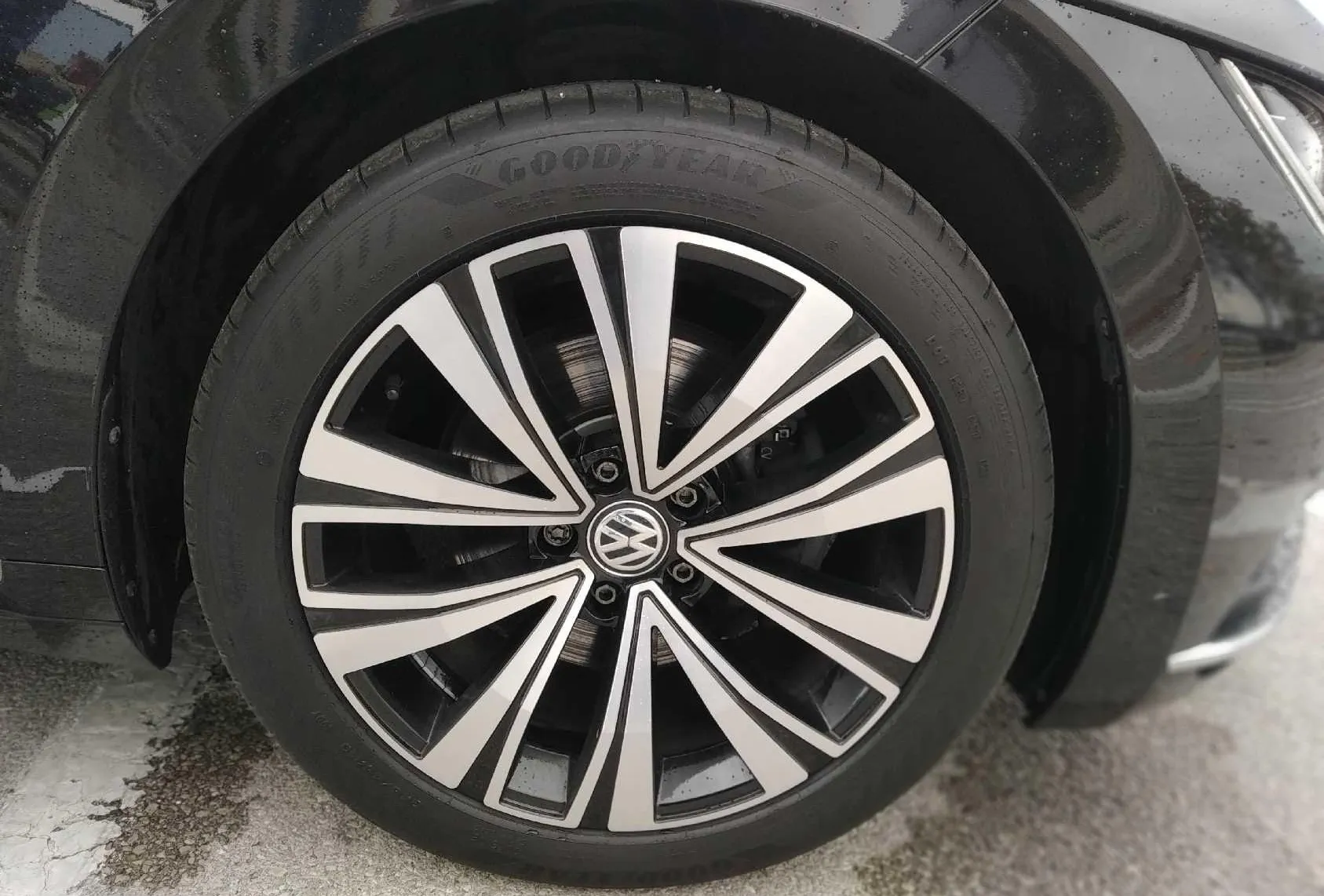 Notranja slika - Volkswagen Arteon - 2,0 TDI BMT Elegance DSG - 27