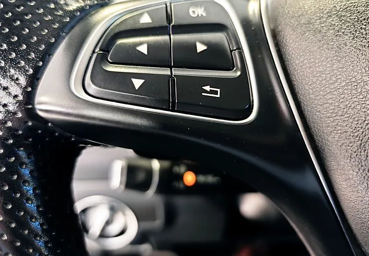 Zunanja slika - Mercedes-Benz GLA-Razred - 180 7DCT-NAVI-KAMERA-DAB-FULL LED-WINTER-VIDEO - 12