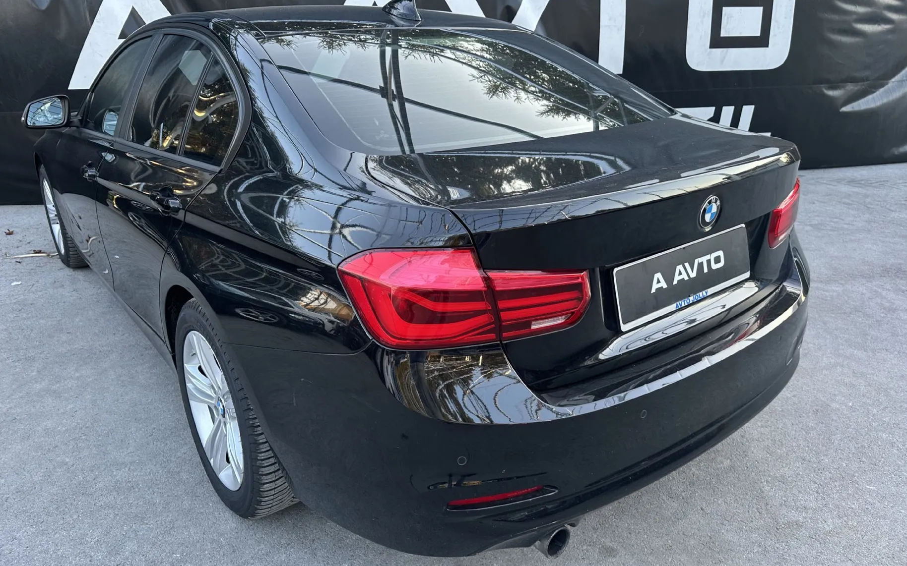 Zunanja slika - BMW Serija 3 - : 318i Advantage-NAVI-GRE.SEDEŽEV-2xPDC-TEMPOMAT-17C - 5